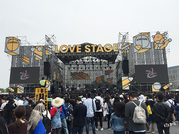 鑫禾舞美提醒您，舞臺(tái)燈光音響租賃這方面應(yīng)該注意？